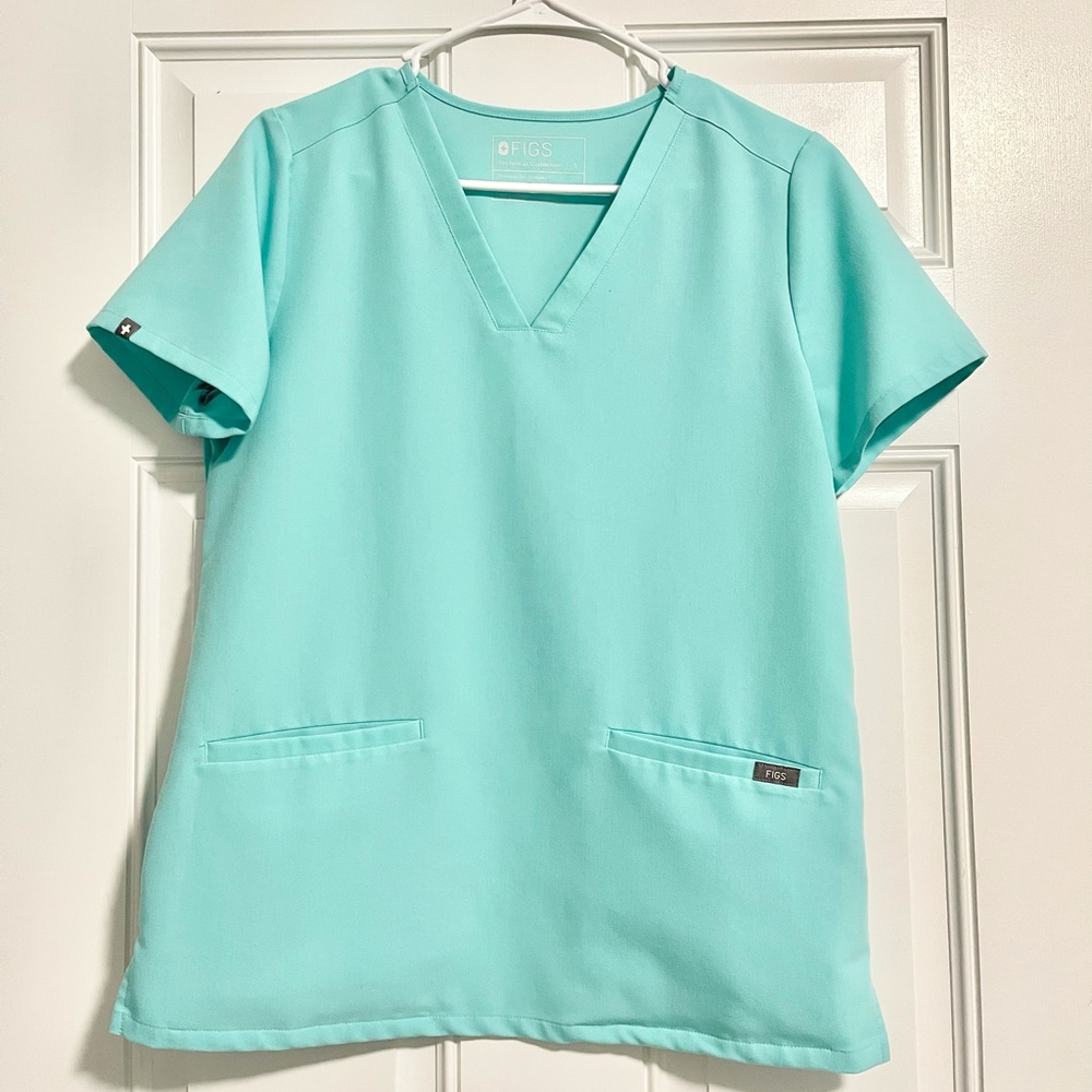 FIGS fresh aqua scrub set EXCELLENT CONDITION
